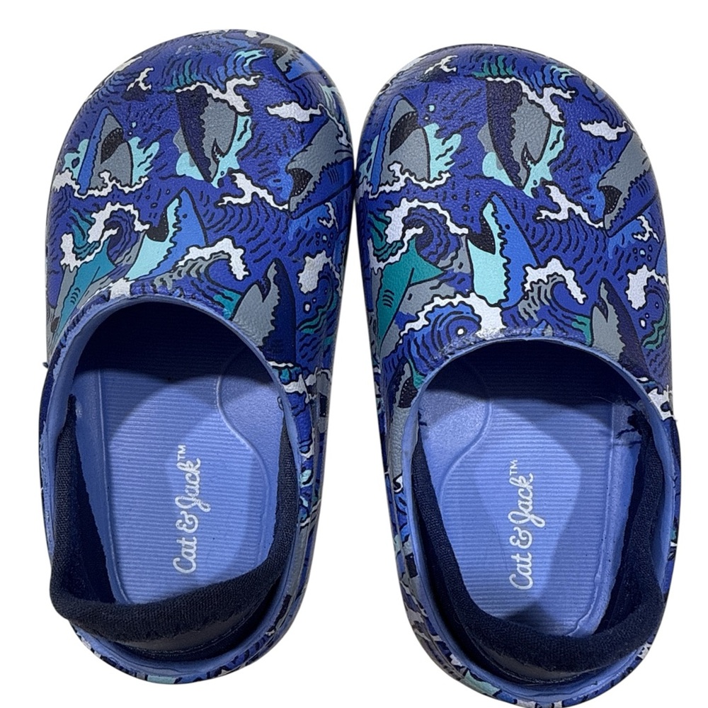 🧸Cat & Jack Blue Shoes with Shark Design
